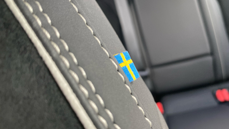 Volvo XC40 2.0 B4P Plus Dark 5dr Auto Petrol Estate